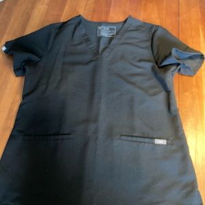 Women’s Figs scrub top, black, size M